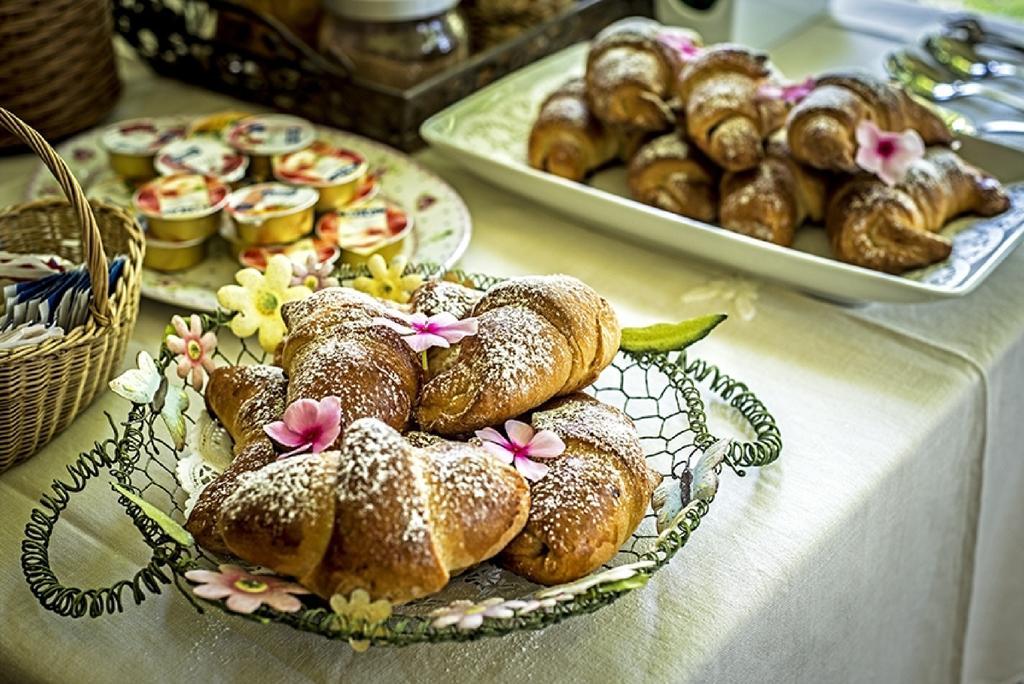 Relais De Charme - B&B Short Lets La Casa Di Francesca Sant'Agata Li Battiati Ngoại thất bức ảnh