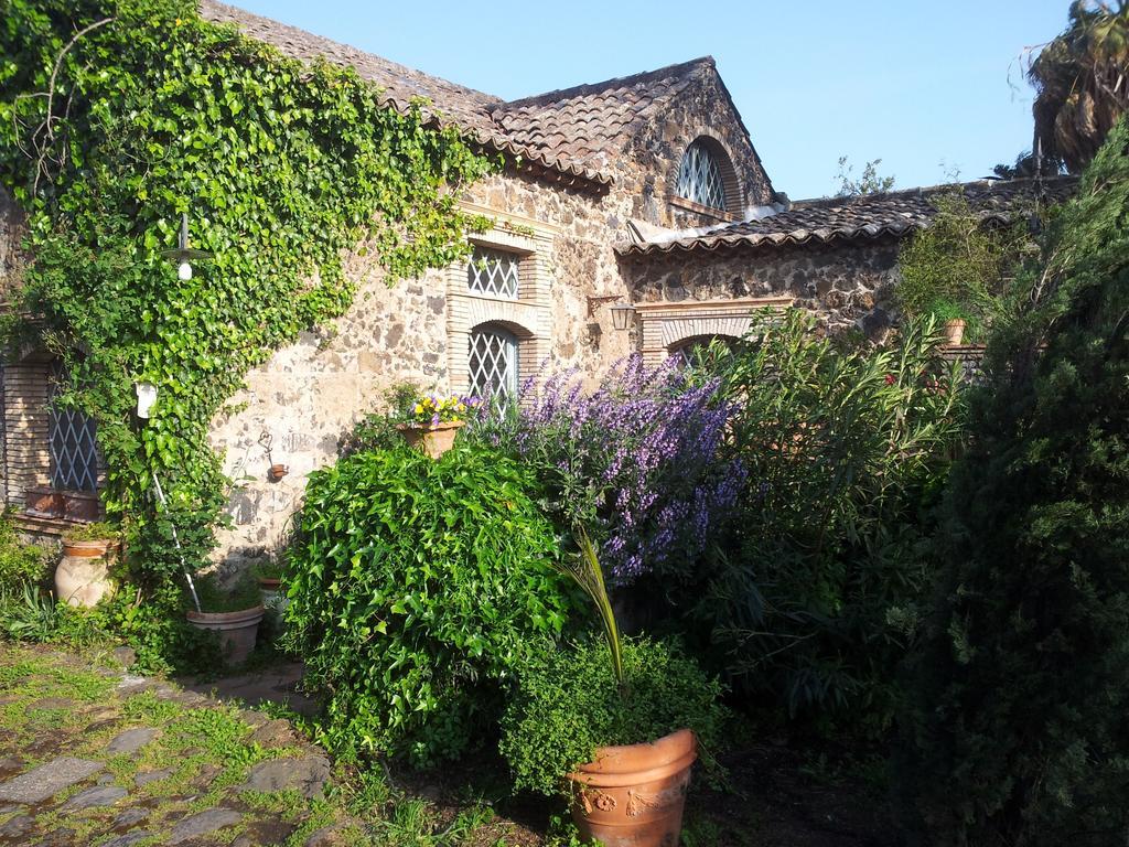 Relais De Charme - B&B Short Lets La Casa Di Francesca Sant'Agata Li Battiati Ngoại thất bức ảnh